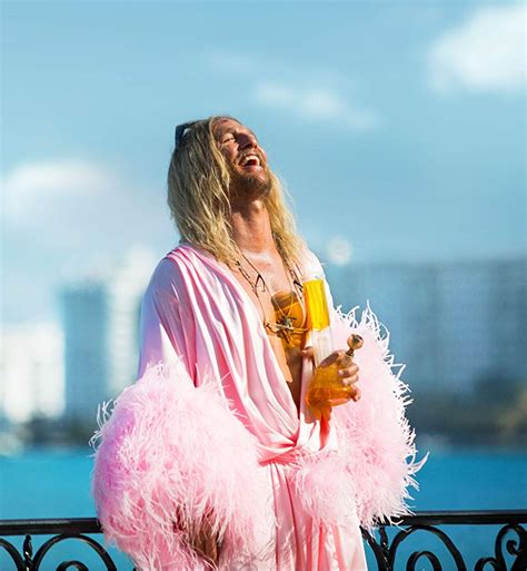 We make our money from private ads on our search engine. The Beach Bum: Matthew McConaughey, Zac Efron e Snoop Dogg ...