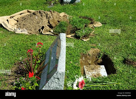 Open Grave Stock Photos And Open Grave Stock Images Alamy