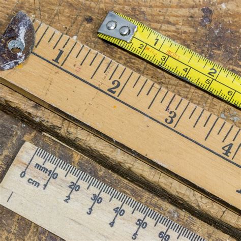 The distance between any two large numbered lines is 1 inch. How to Read Centimeter Measurements on a Ruler | Sciencing
