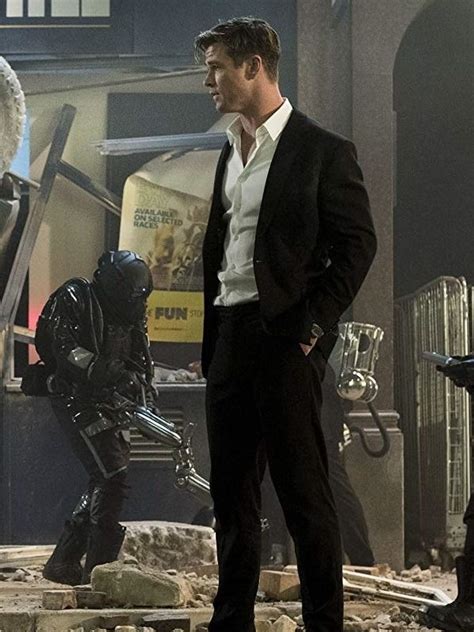 Chris Hemsworth In Men In Black International Agent H Suit Chris