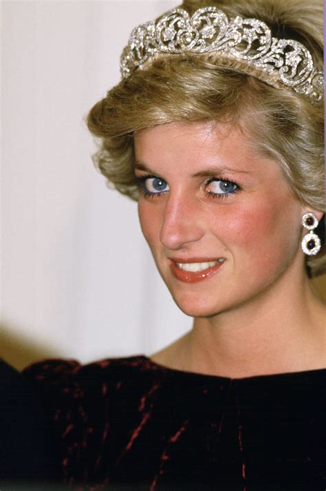 Princess Diana stopped wearing her signature blue eyeliner for this ...