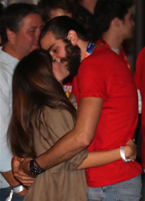Ricky Rubio Y Su Pareja Se Comen A Besos Durante La Celebración Del Mundial