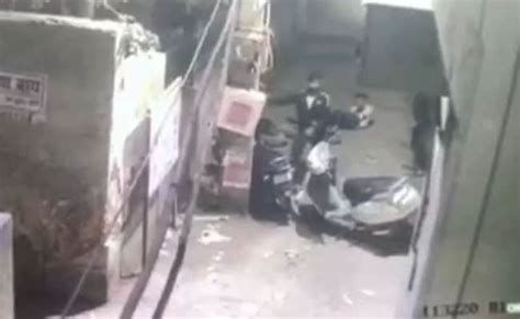 Delhi Stabbing Caught On Cctv Double Murder On Delhi Street Accused