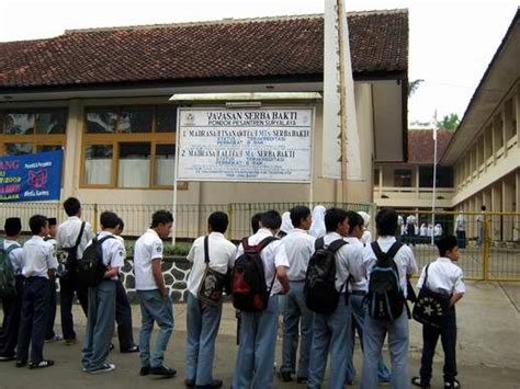 Peranan ict atau tik dalam dunia pe. Peranan Keluarga Sekolah Dan Masyarakat Dalam Pendidikan ...