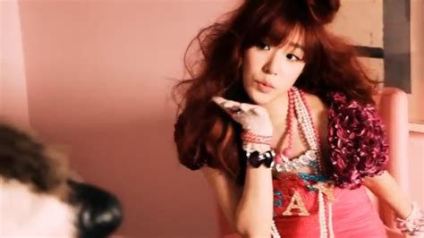 Tiffany S Snsd Behind The Scenes Of Beautiful Birthday Party Theme Ceci Photo Shoot [20photos