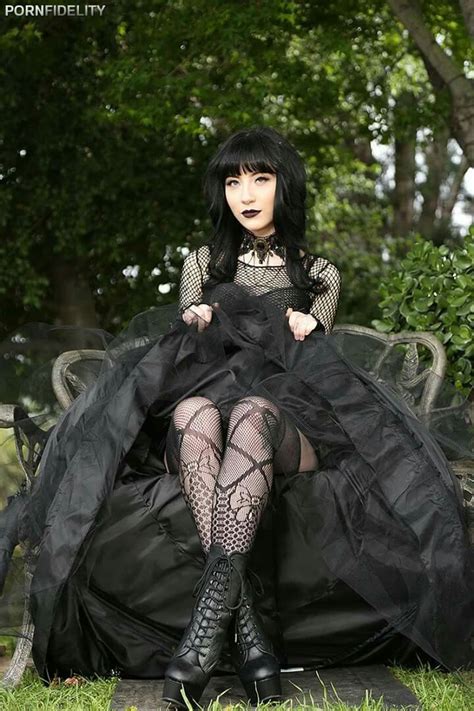 Charlotte Sartre Goth Women Goth Girls Gothic Fashion