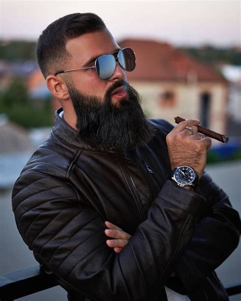 Bearded Man 𝗕𝗮𝗿𝗕𝗲𝗮𝗿𝗱𝘀 𝗕𝗮𝗿𝗯𝗲𝗿 And 𝗕𝗲𝗮𝗿𝗱 Beard Styles For Men Beard