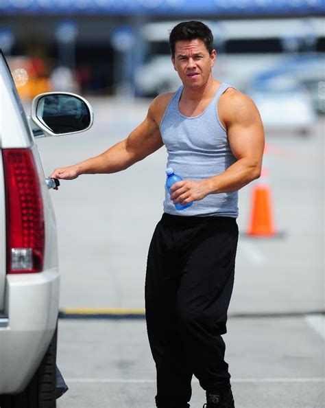 Марк уолберг (5 июня 1971). Марк Уолберг (Mark Wahlberg): биография, фото - Кино Mail.ru