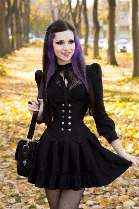 gothic fashion for those men and women that enjoy dressing in gothic type fashion clothes and