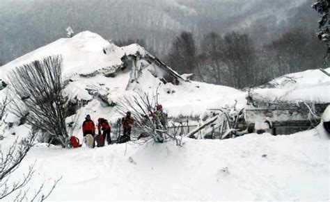 Italy Hotel Avalanche 10 Pulled Out Alive After 2 Days