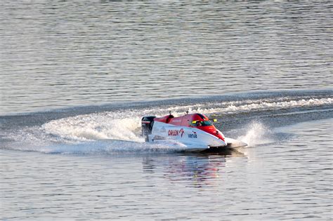 Bartłomiej marszałek jest pierwszym w historii polakiem startującym w wodnej formule 1, najbardziej prestiżowej i widowiskowej klasie wyścigów motorowodnych na świecie. Bartłomiej Marszałek | Warszawa.pl