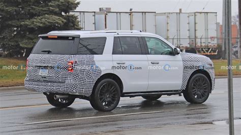 2022 Ford Expedition Hybrid Spied Testing For The First Time