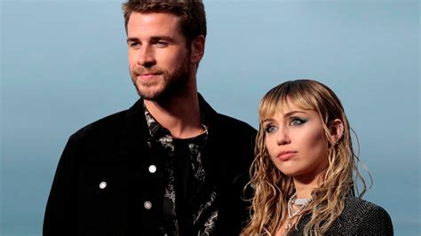 miley cyrus posts cryptic messages after split with liam hemsworth ents and arts news sky news