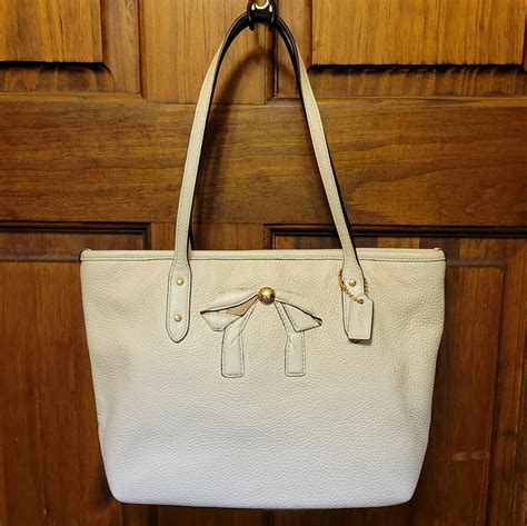 Coach Pebbled White Leather With Bow Accent Mini City Gem
