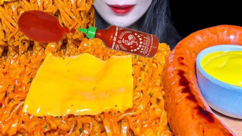Asmr Spicy Cheese Fire Noodles Sausage Sriracha Sauce Mukbang 치즈 불닭볶음면 킬바사 소세지 스리라차 소스 먹방
