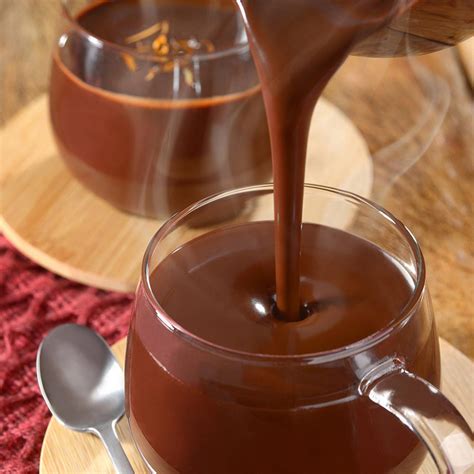 Receita de chocolate quente cremoso e delicioso Fácil de fazer