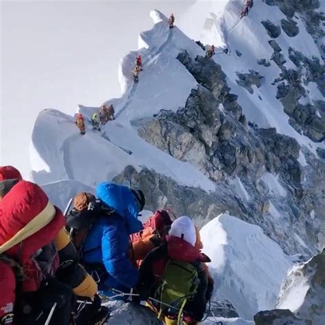 Frozen Dead Bodies Mount Everest
