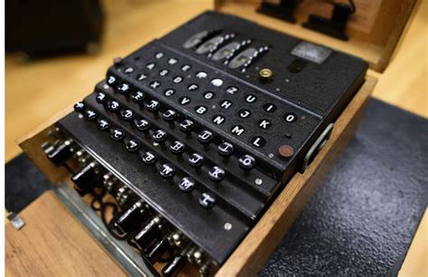 Un Modelo Raro De La Máquina Nazi Enigma Bate Un Récord En Subastas