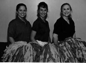 Born into a family of performers, she was the sister of rika davids and louis davids. 1997p5