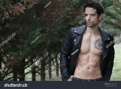 Sexy Man Posing Shirtless Foto Stok 413951335 Shutterstock