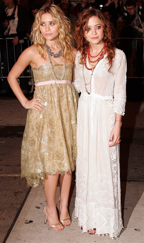 2005 Met Costume Institute Gala Mary Kate And Ashley Olsen Photo
