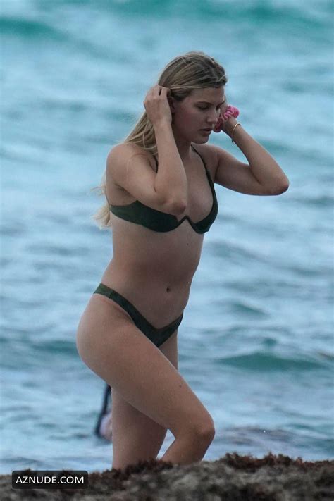 Genie Bouchard Sexy Seen In A Green Bikini At The Beach In Miami Beach