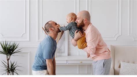 Schwule Väter Kinderwunsch Und Familiengründung Von Schwulen Männern