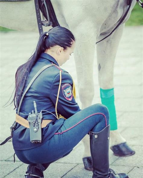 mounted police girls from russia 5 pics