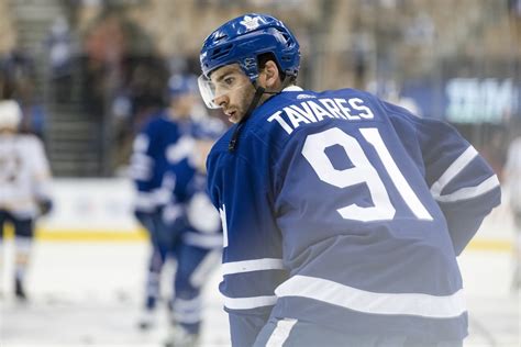 Tavares is a franchise center with great offensive instincts and anticipation of the play. John Tavares pourra s'entraîner dans un mois | La Presse