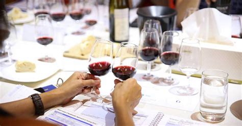 learn how to taste wine like a pro in 3 saturdays