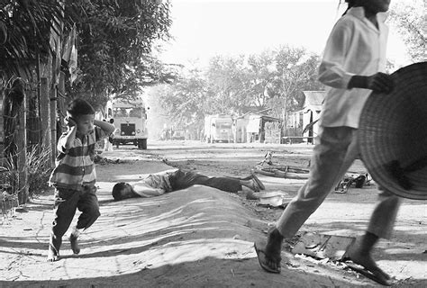 Aftermath Of A Viet Cong Ambush Da Nang 1968 30 Jan 1968 Flickr