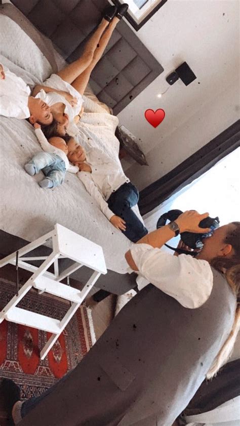 Oliwia bieniuk zaskakuje fanów na portalu instagram. Oliwia Bieniuk zdradziła kulisy rodzinnej sesji zdjęciowej ...