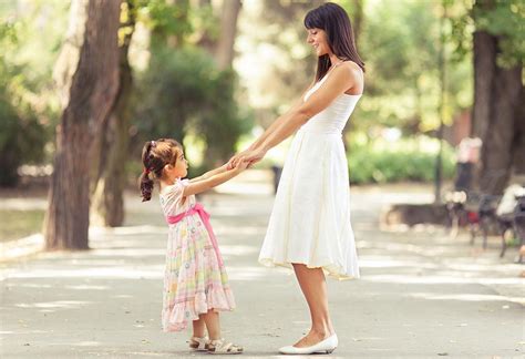 10 Heartwarming Mother Daughter Images With Quotes That Will Melt Your