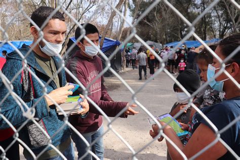 Migrantes Varados En La Frontera Mexicana Cruzan A Eeuu Desde Tres Ciudades