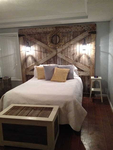 Barnwood Headboard Diy