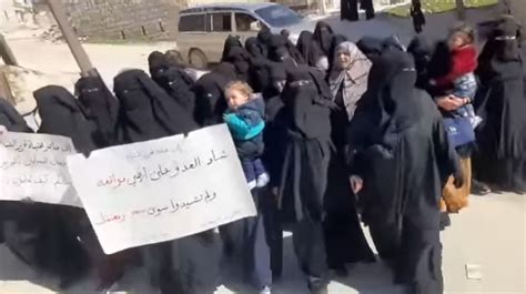 نساء ريفي حلب وإدلب ينتفضون بوجه “النصرة” شبكة غلوبال الاعلامية
