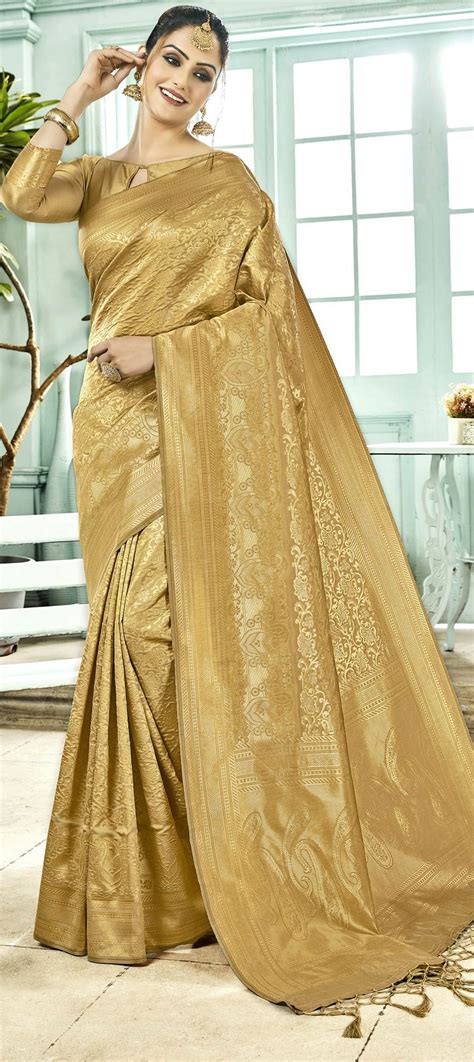 1551672 Traditional Gold Color Kanjeevaram Silk Silk Fabric Saree