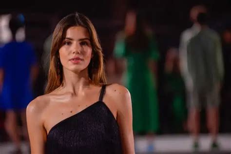 Angel Voltou Camila Queiroz Invade Passarela Em Desfile OFuxico