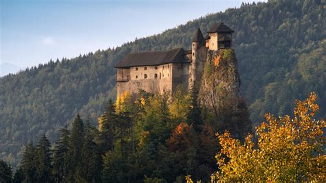 Ontdek de perfecte stockfoto's over slovakia landscape en redactionele nieuwsbeelden van getty images kies uit premium slovakia landscape van de hoogste kwaliteit. architecture, Castle, Nature, Landscape, Trees, Forest ...