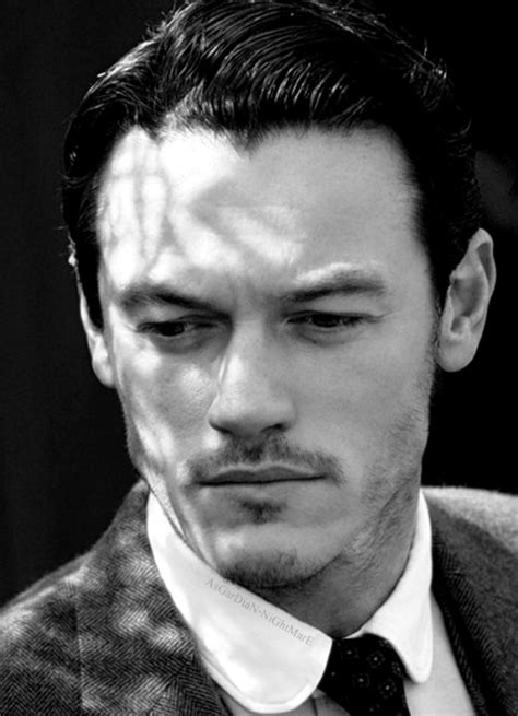 Thumbs Pro Luke Evans