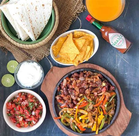 Mexican Vegetarian Fajitas Recipe By Archanas Kitchen