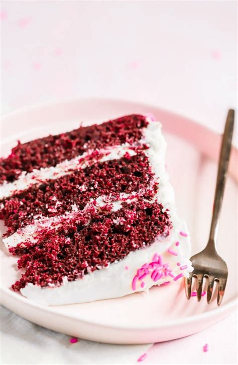 Layer deep red sponges in a cool cream cheese frosting to make this delicious cake recipe. Five Tips for Making Flat Cake Layers - Sprinkles & Sea Salt | Recipe | Homemade red velvet cake ...