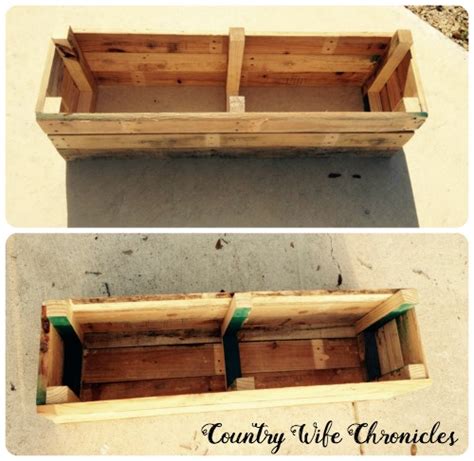 I found this plan for a planter on ana white's website and i thought it would be a nice addition to our front walk area. DIY Pallet Planters {Part 1}