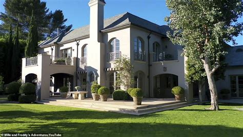 Bravo Star Fredrik Eklund Rents Out His La Mansion For K A Month Daily Mail Online