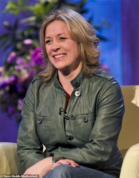 Sarah Beeny Shows Off Her Growing Hair Amid Breast Cancer Battle Ny