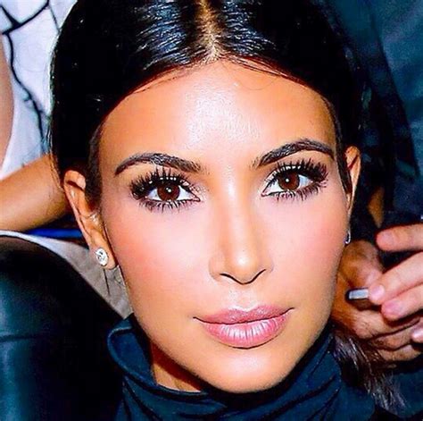 My Favorite Part Of Kim Kardashian S Contouring Makeup Trick Is Visible Here Glamour