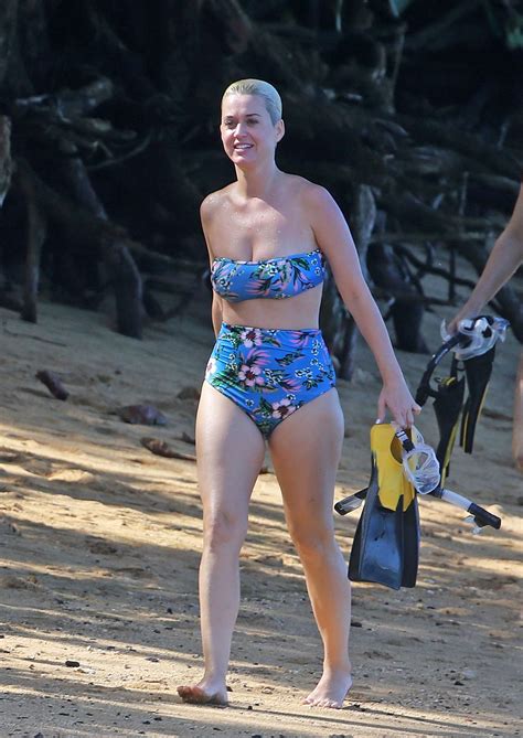 Katy Perry In Floral Print Bikini On The Beach In Hawaii Gotceleb