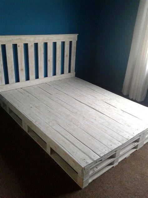 King Size Pallet Bed Diy Furnİture In 2020 Diy Pallet Bed Wood