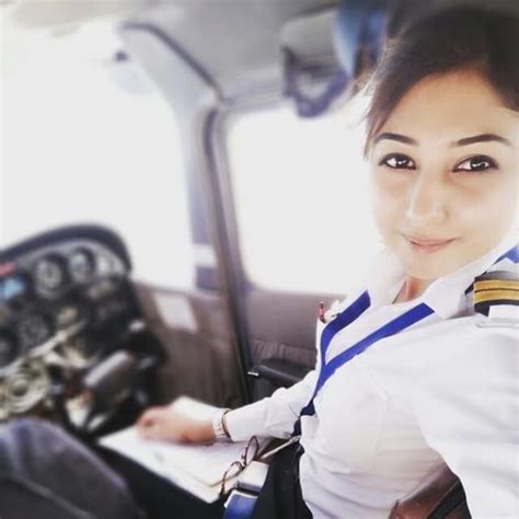 Meet Mahrukh The Newest Pakistani Female Commercial Pilot From Karachi