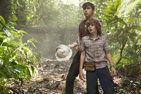 Foto De Ty Simpkins Jurassic World O Mundo Dos Dinossauros Fotos